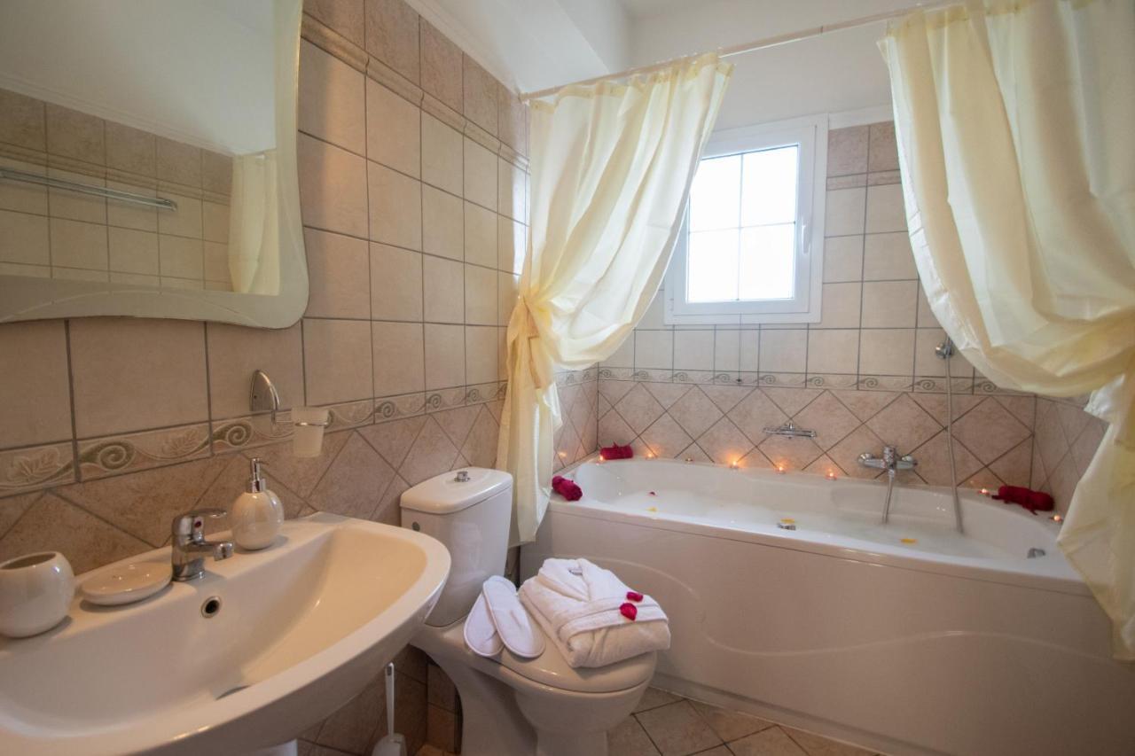Luxury Villa Vanato & Pool Koukounariá 外观 照片